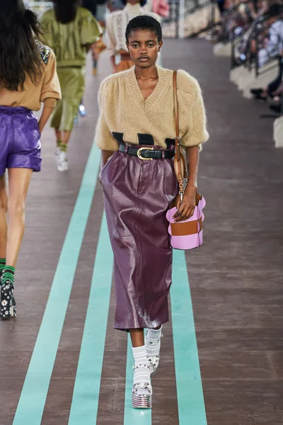 Look 33